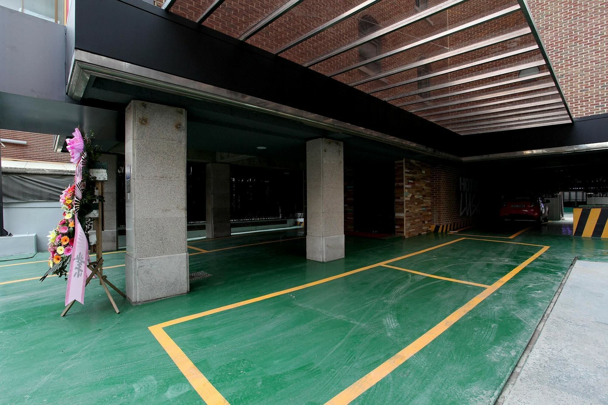 Lush Hotel Seoul Exterior foto